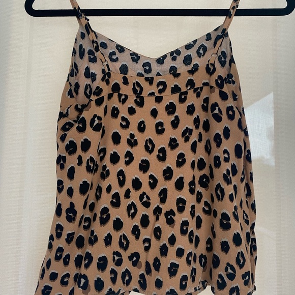 Animal print tank top. - Picture 2 of 4